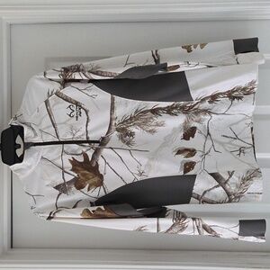 Realtree Womens  Camo White Pull Over Size Medium